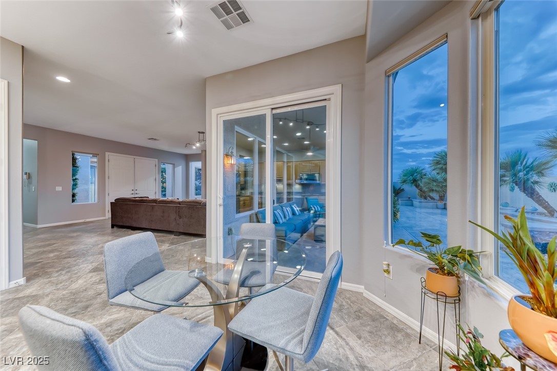 2142 Sandstone Cliffs Drive