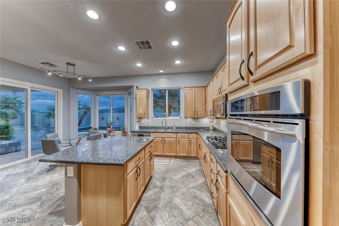2142 Sandstone Cliffs Drive
