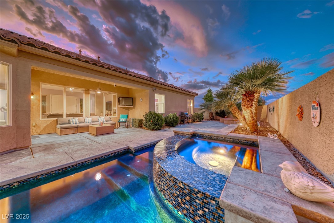 2142 Sandstone Cliffs Drive