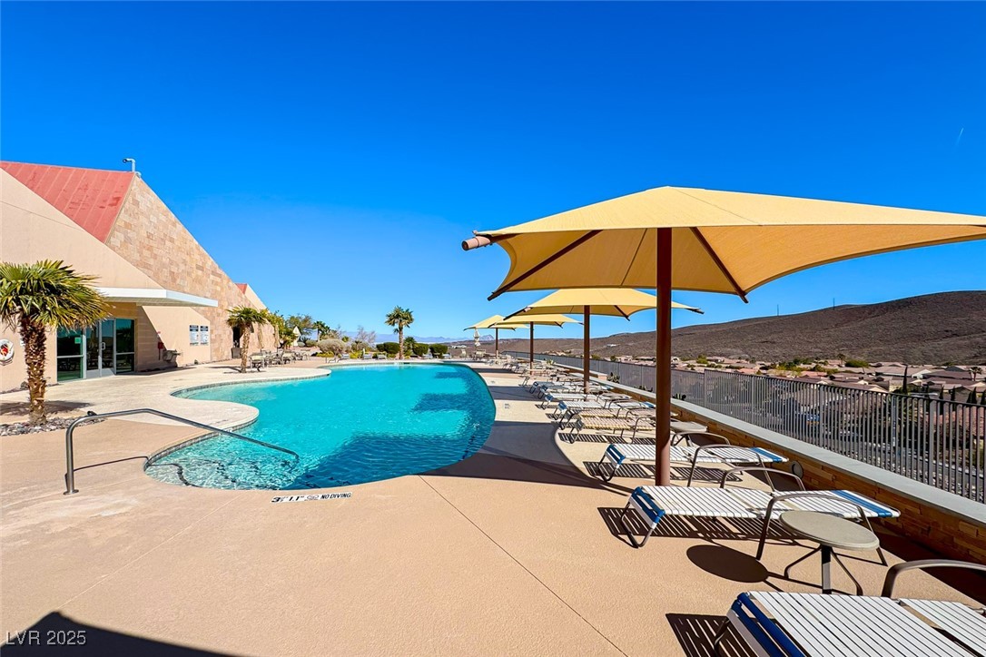 2142 Sandstone Cliffs Drive