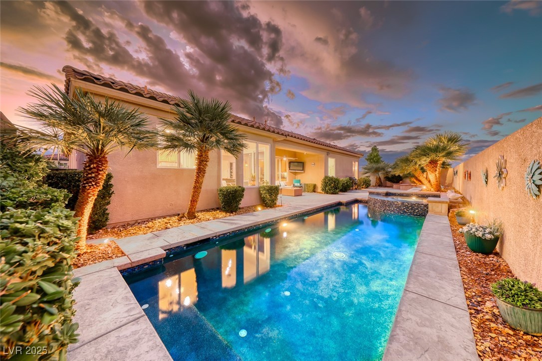 2142 Sandstone Cliffs Drive