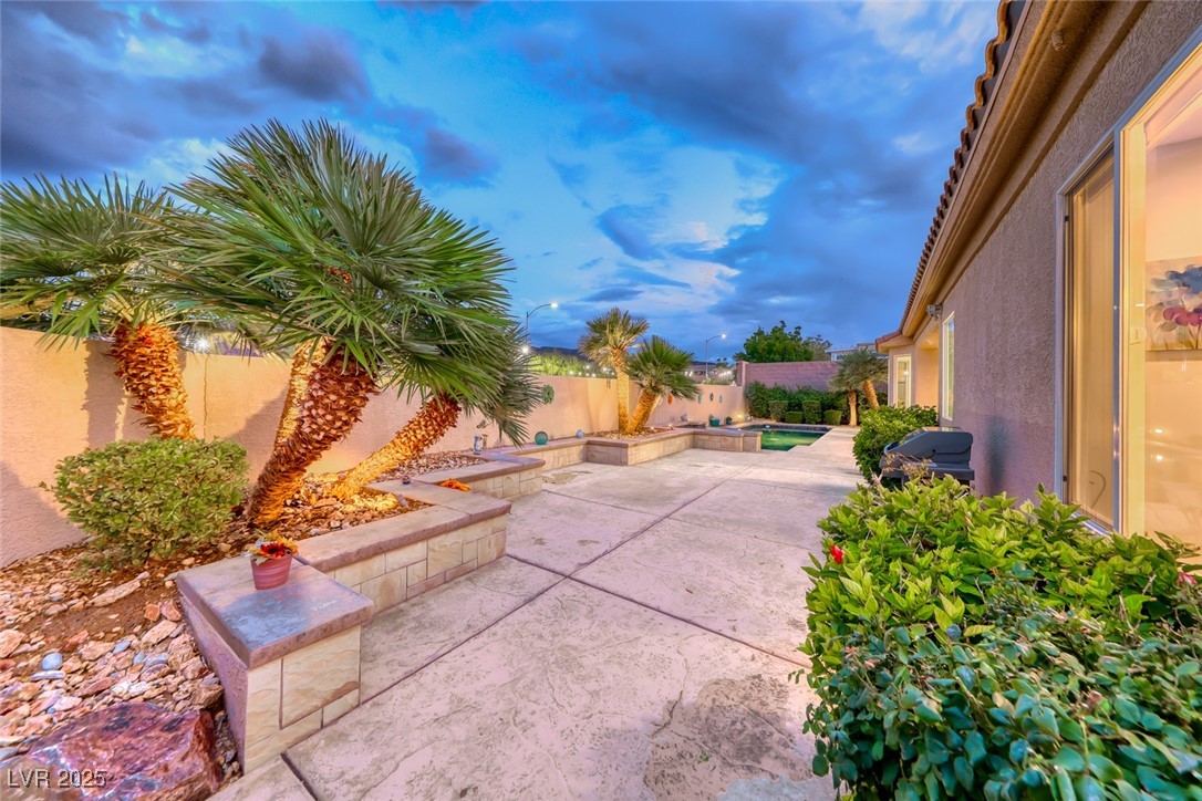 2142 Sandstone Cliffs Drive