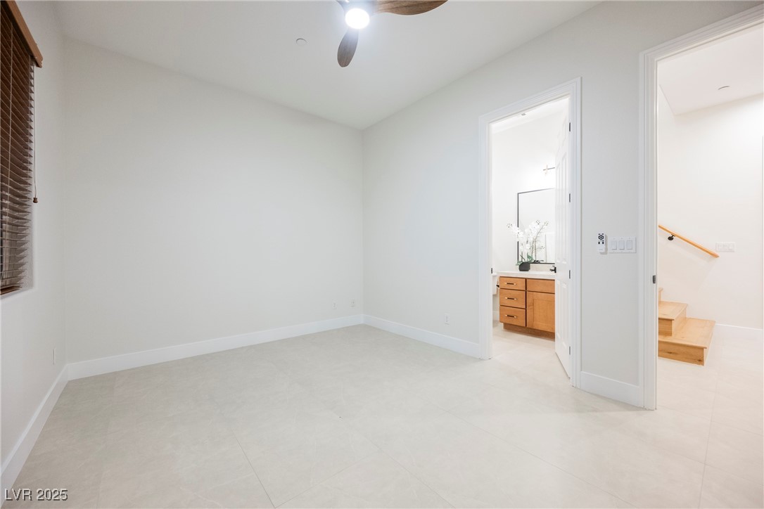 10038 Peak Lookout Street