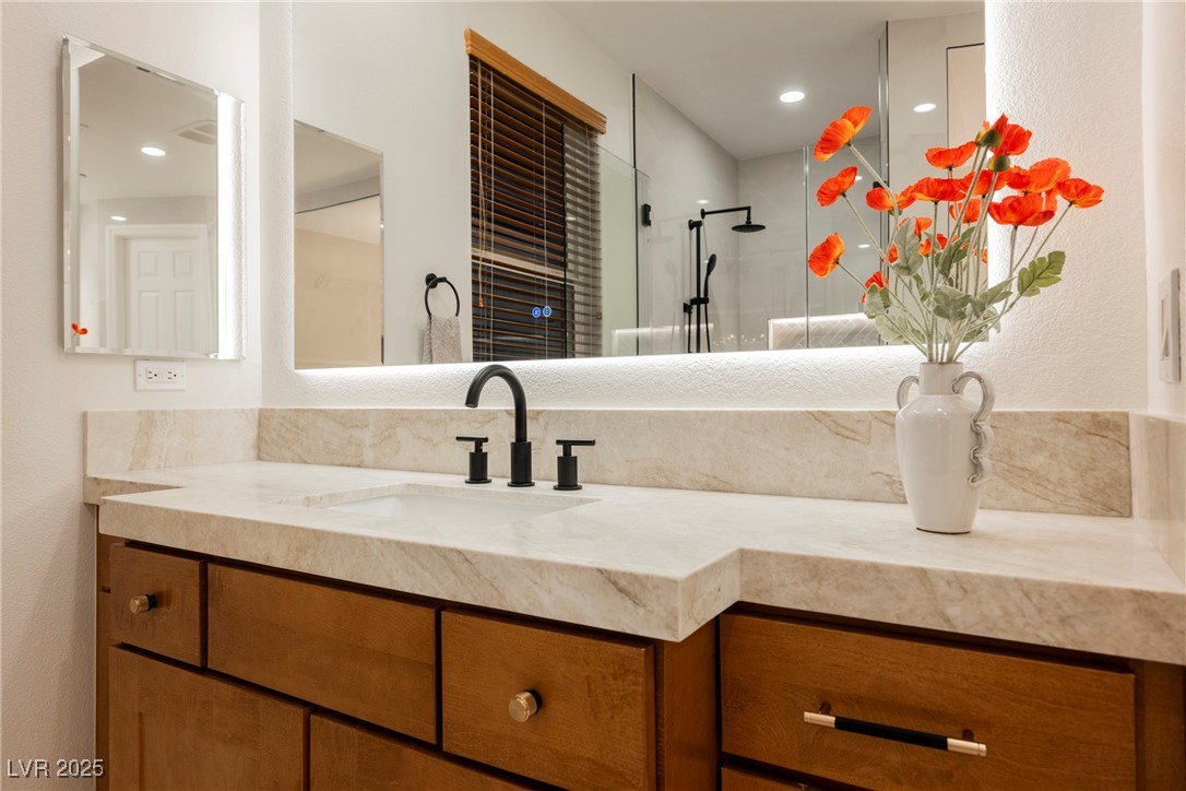 10038 Peak Lookout Street