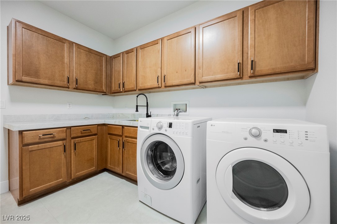 10038 Peak Lookout Street