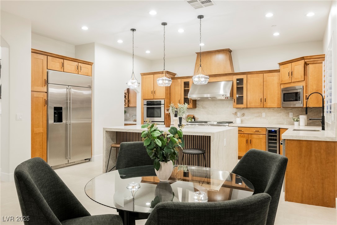 10038 Peak Lookout Street