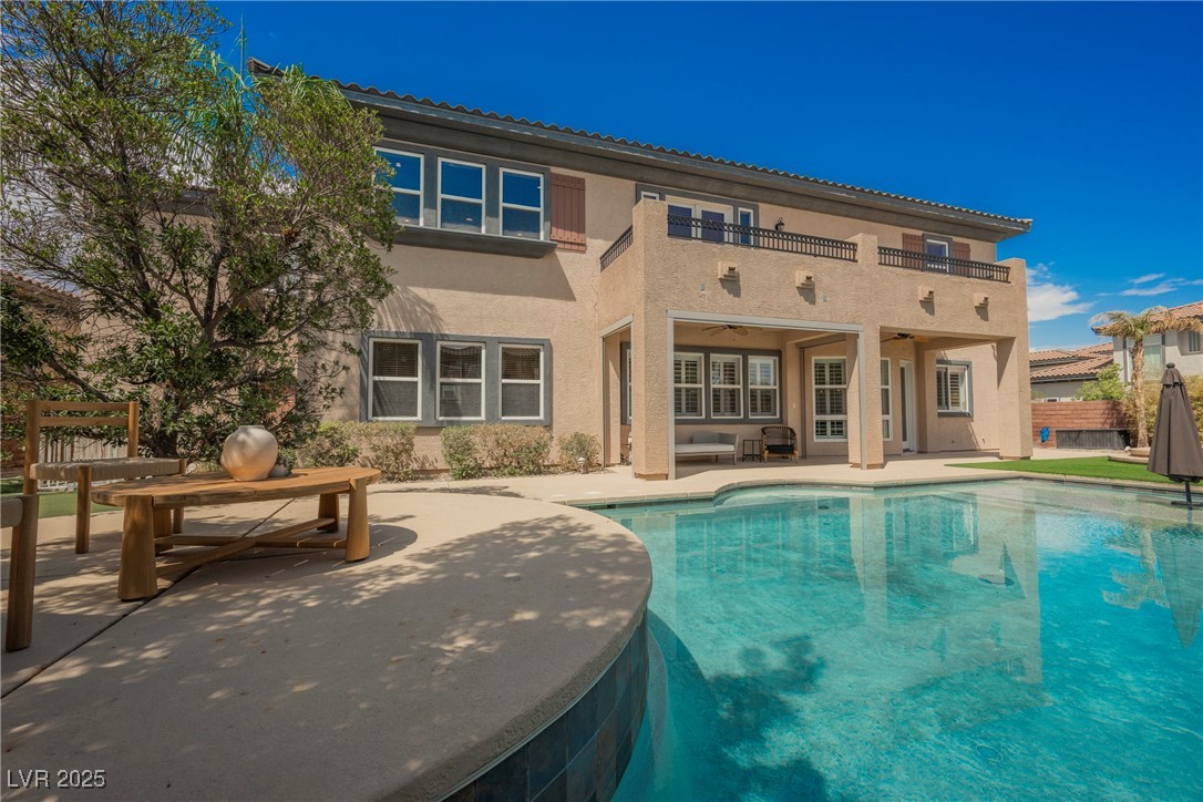 10038 Peak Lookout Street