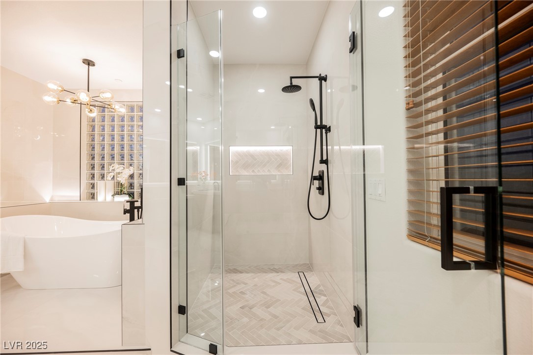 10038 Peak Lookout Street