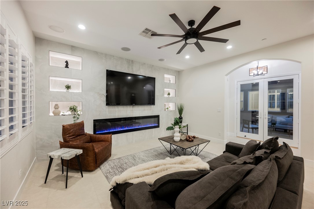 10038 Peak Lookout Street