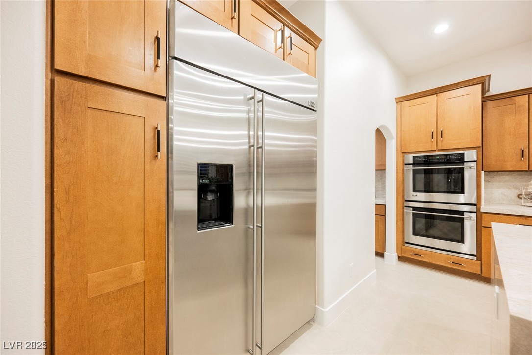 10038 Peak Lookout Street