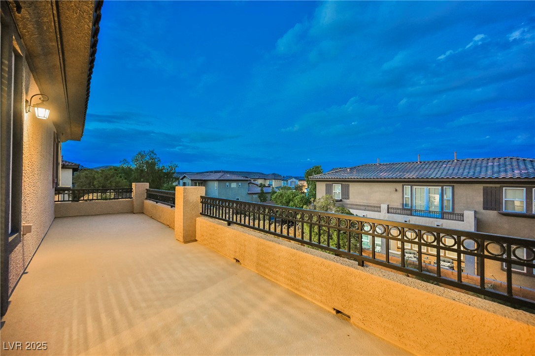 10038 Peak Lookout Street