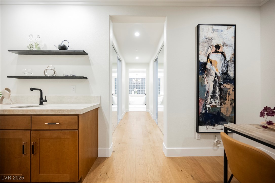 10038 Peak Lookout Street