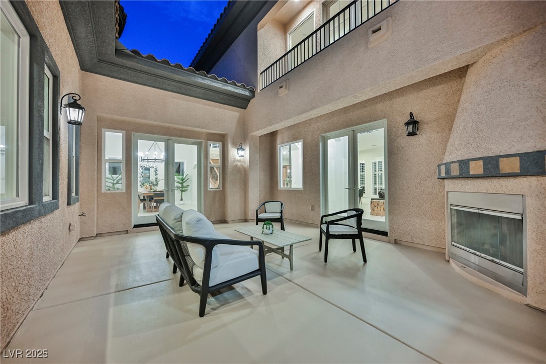 10038 Peak Lookout Street