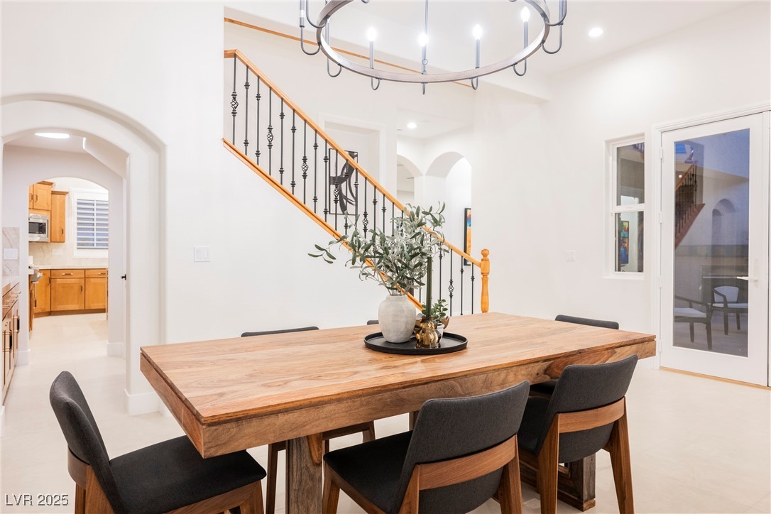 10038 Peak Lookout Street