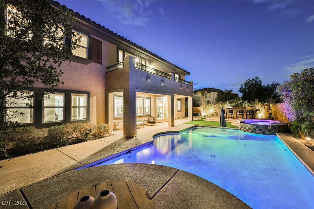 10038 Peak Lookout Street