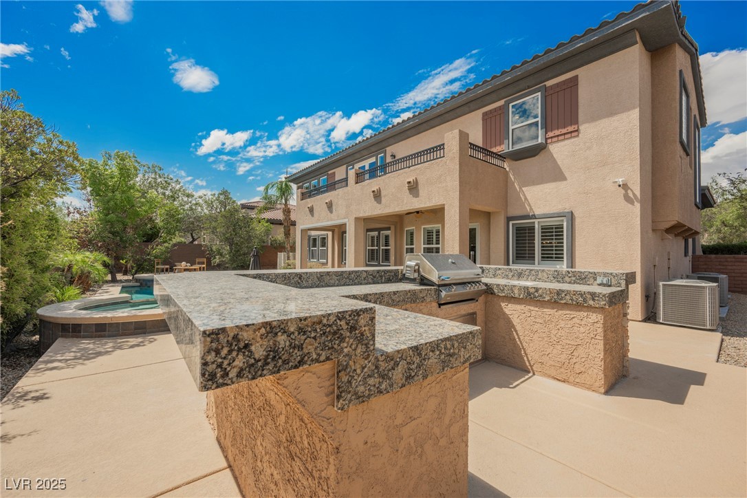 10038 Peak Lookout Street