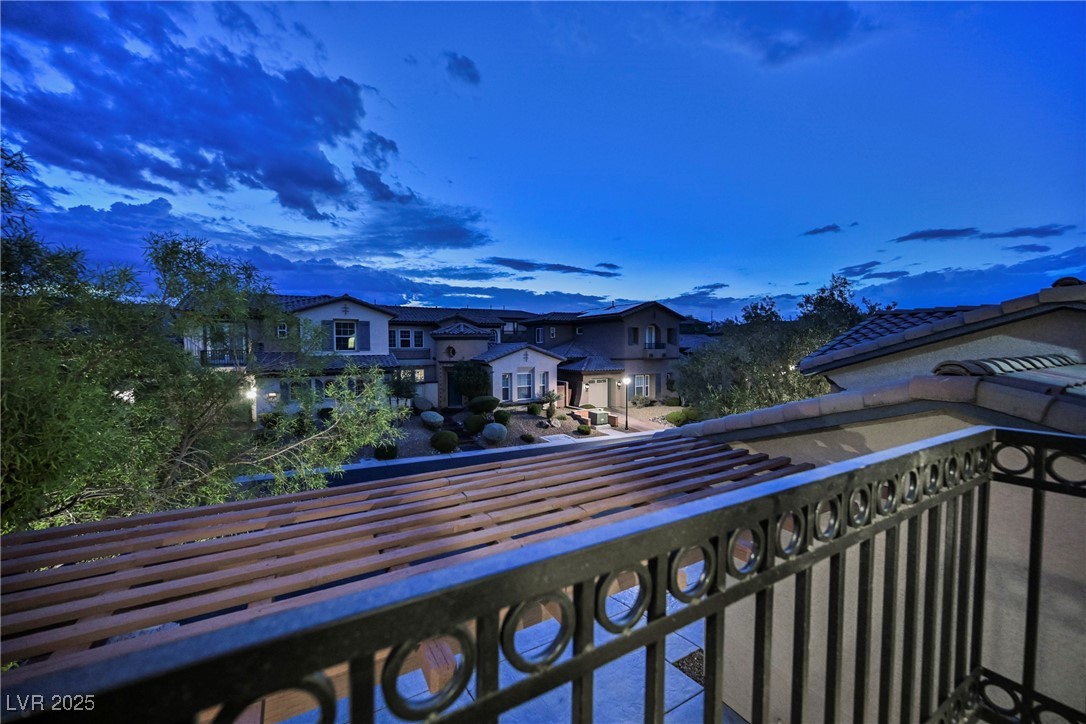 10038 Peak Lookout Street