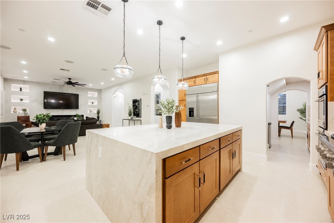 10038 Peak Lookout Street