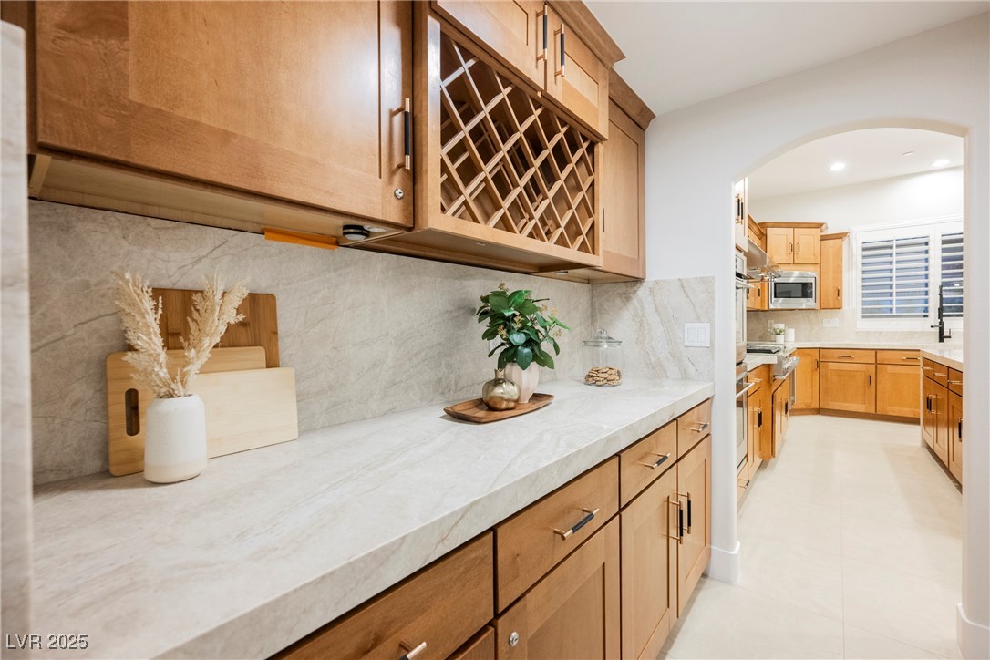 10038 Peak Lookout Street