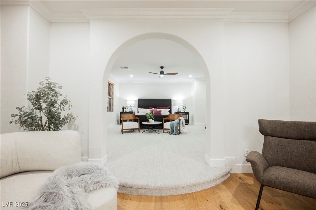 10038 Peak Lookout Street