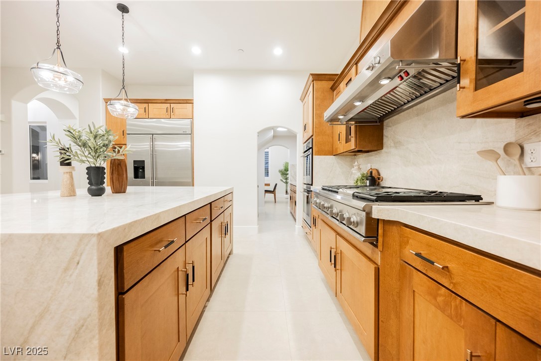 10038 Peak Lookout Street