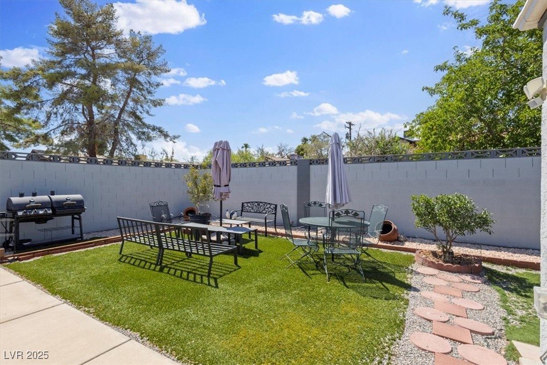 1647 Los Altos Place