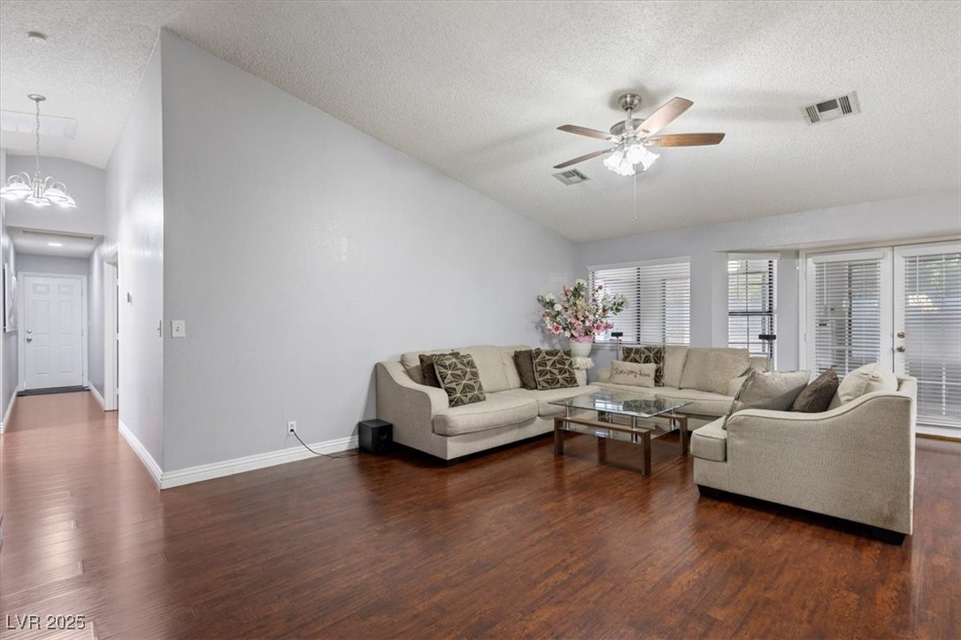 1647 Los Altos Place