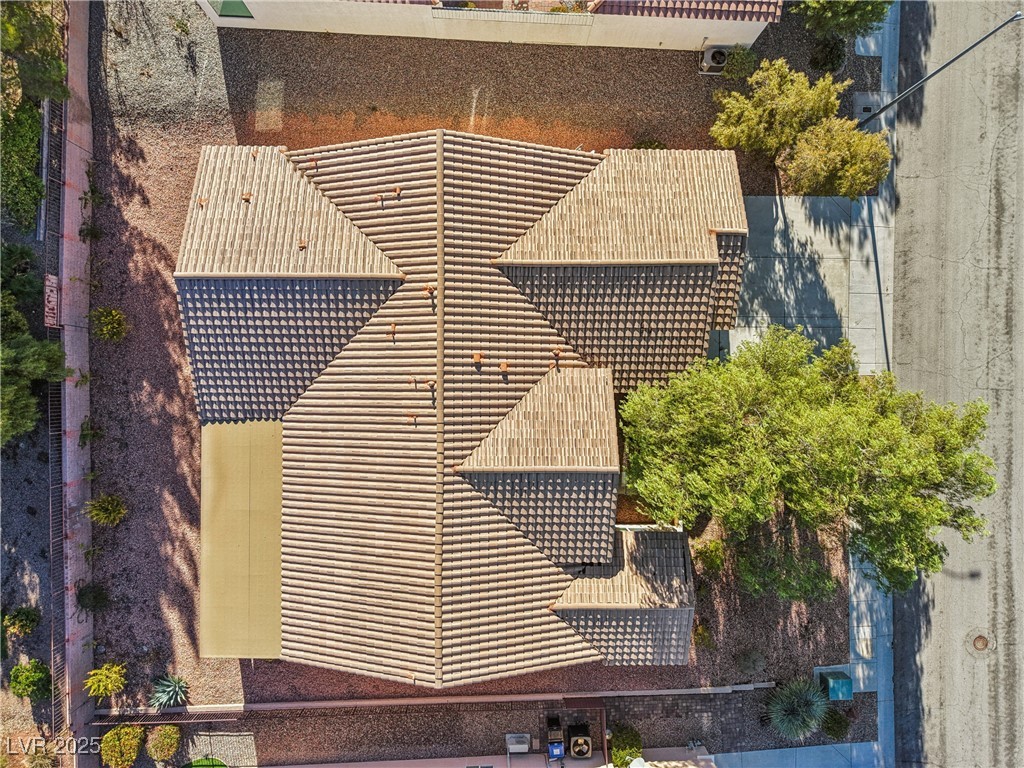 2156 Twin Falls Drive