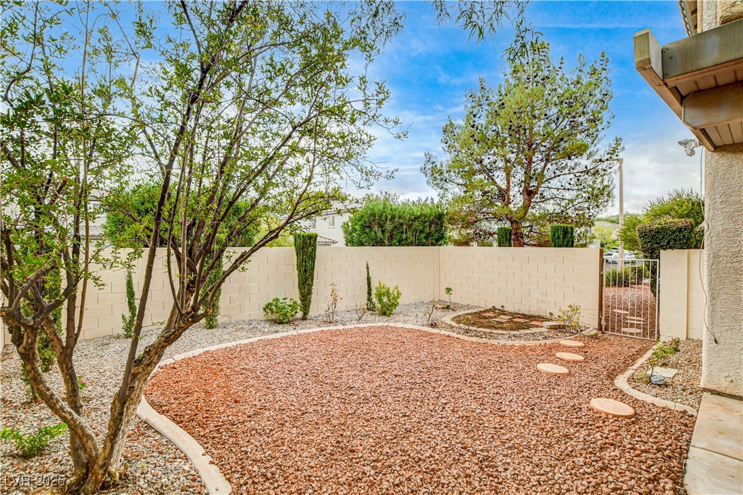 2828 Cottoneaster Street