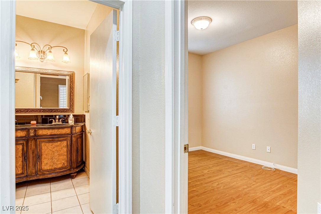 2828 Cottoneaster Street