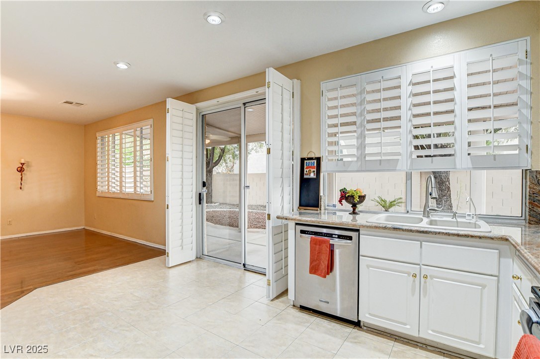 2828 Cottoneaster Street