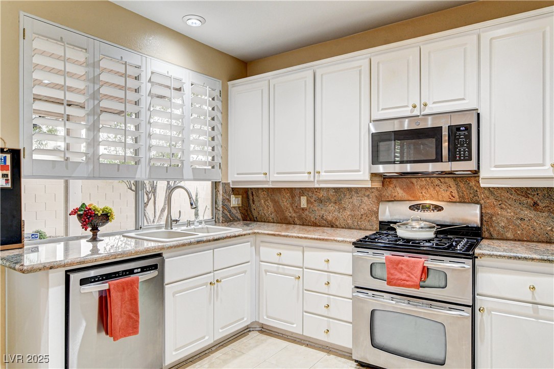 2828 Cottoneaster Street