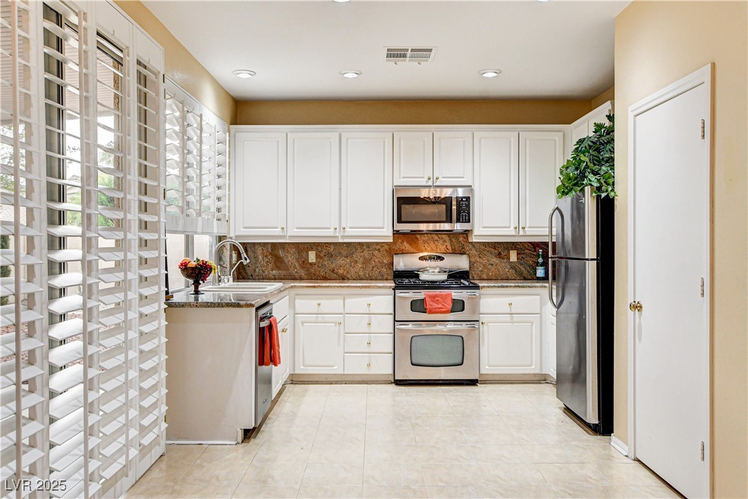 2828 Cottoneaster Street