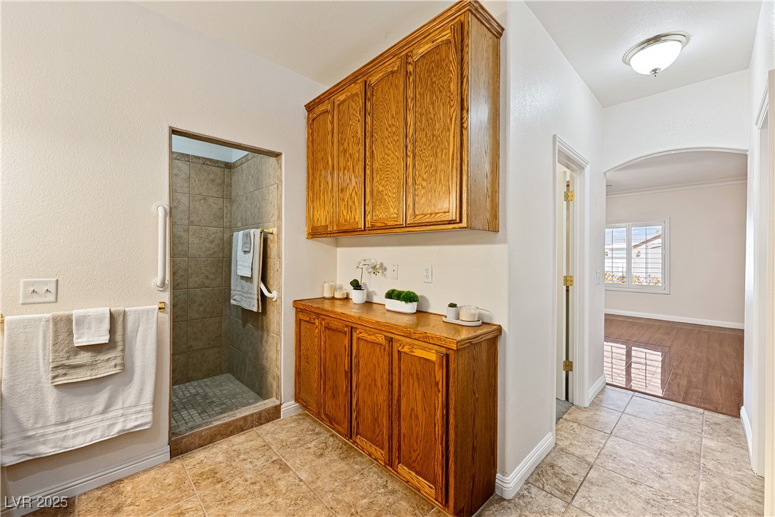 2201 Valentine Avenue