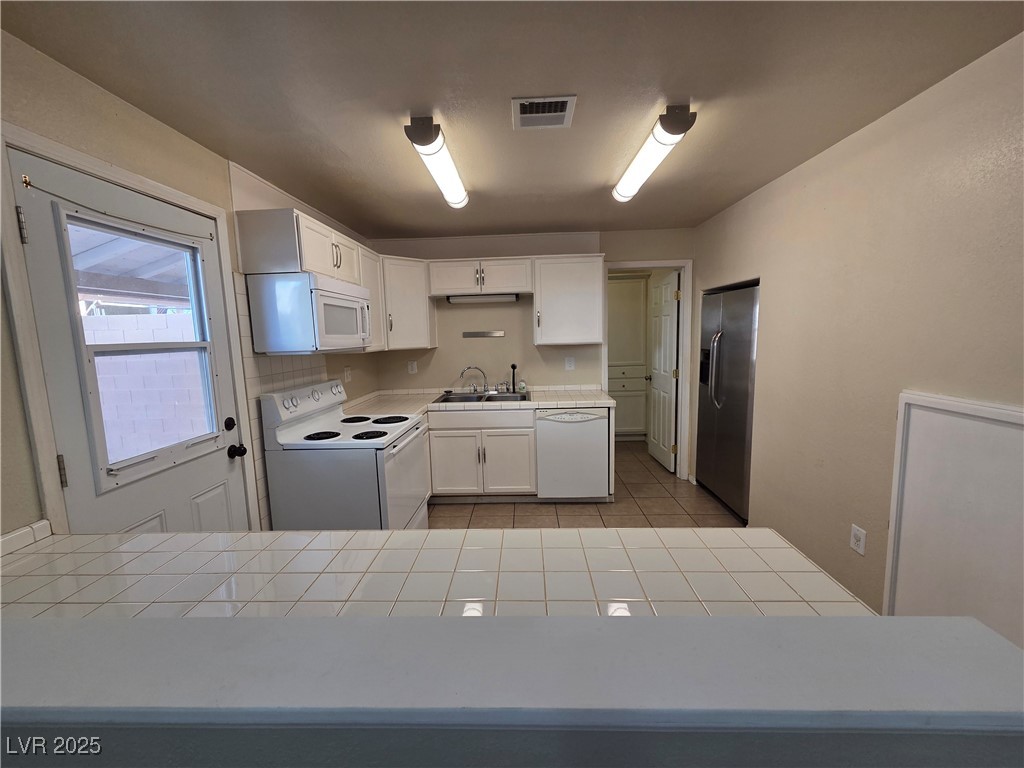 2806 Scotch Heather Street