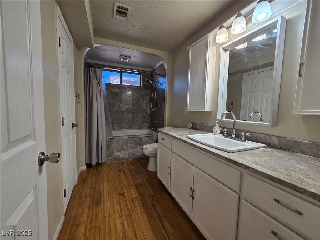 2806 Scotch Heather Street