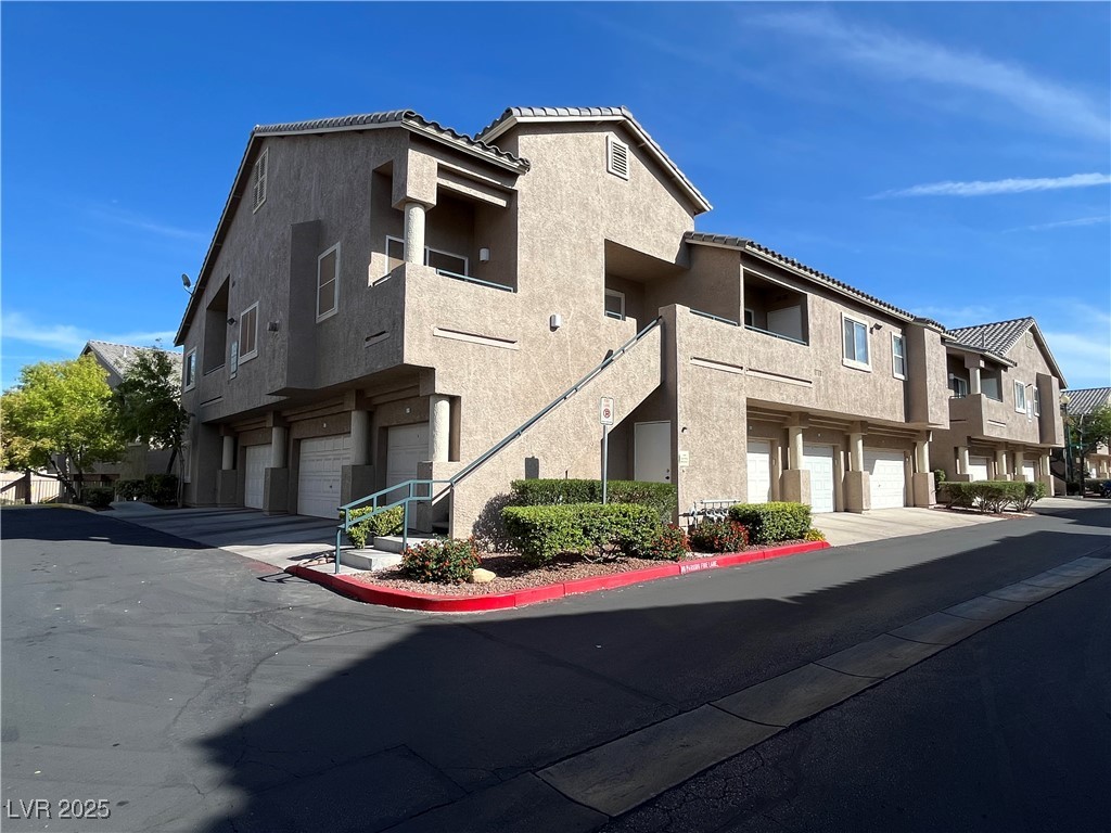 2052 Gravel Hill Street 202