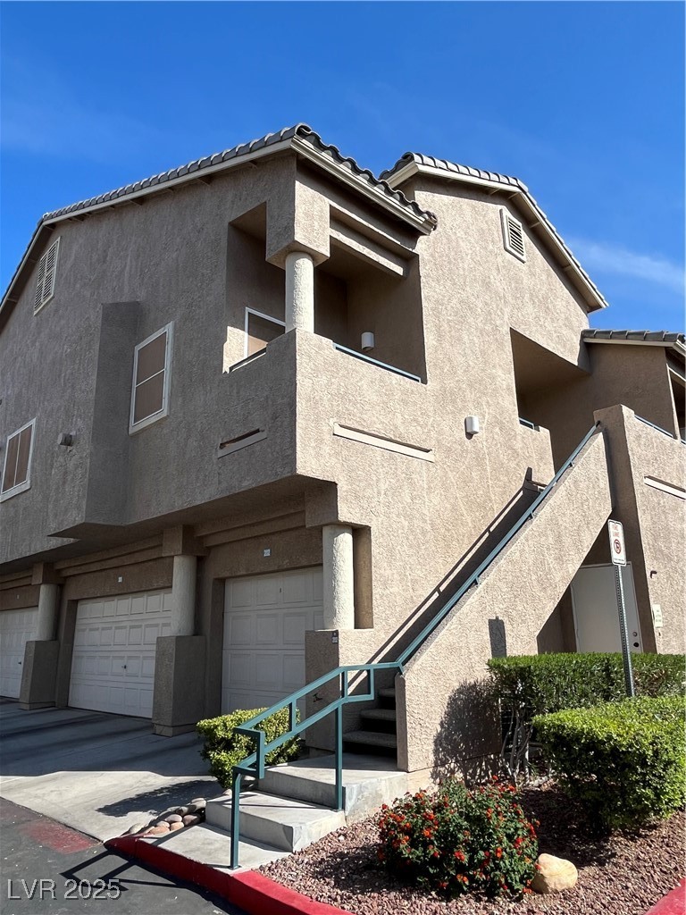 2052 Gravel Hill Street 202