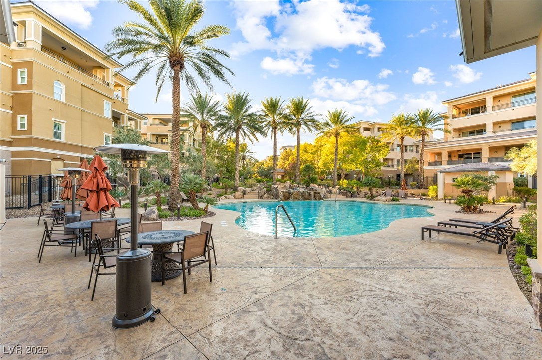 9132 Las Manaitas Avenue 201