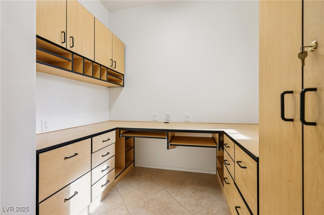 1691 Wellington Springs Avenue