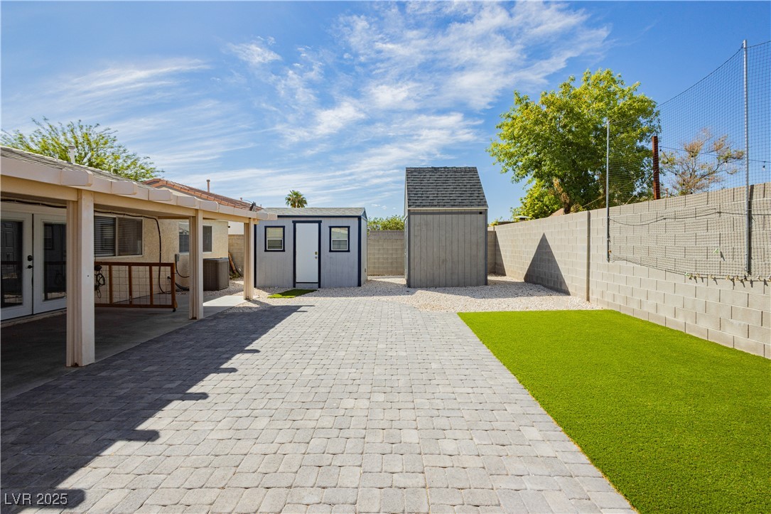 2108 Hollow Oak Avenue