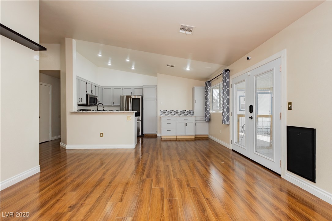 2108 Hollow Oak Avenue