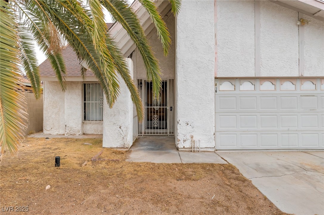 6816 Segura Drive