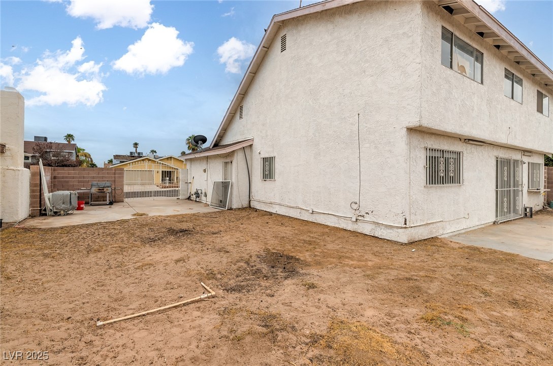6816 Segura Drive