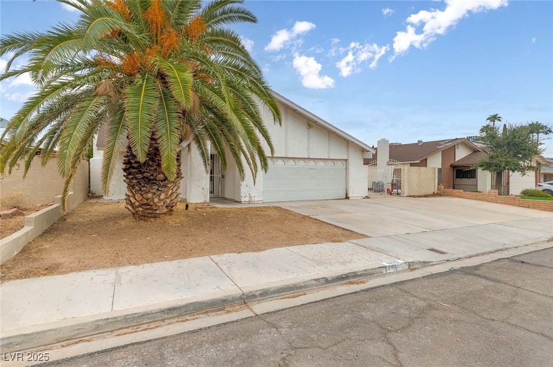 6816 Segura Drive