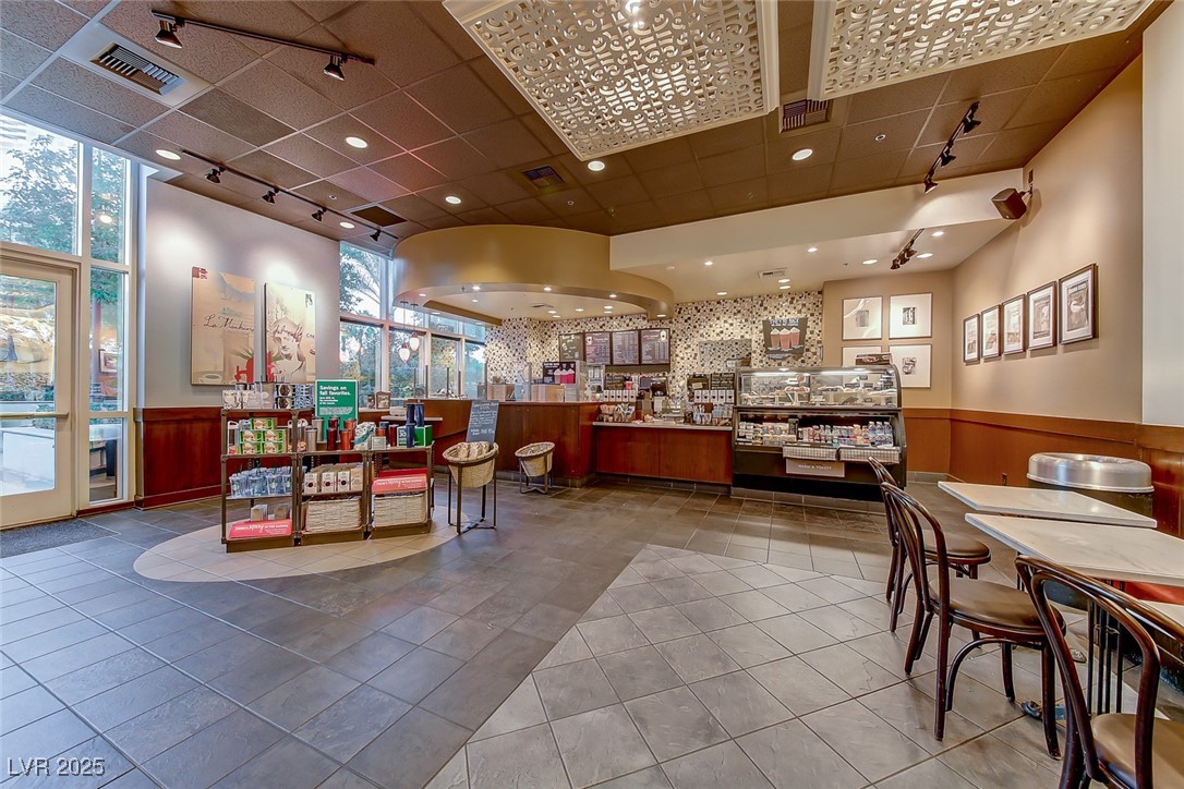 145 East Harmon Avenue 1121