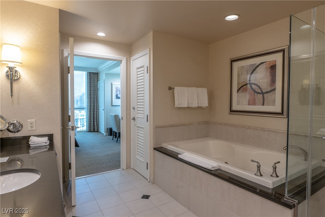 145 East Harmon Avenue 1121