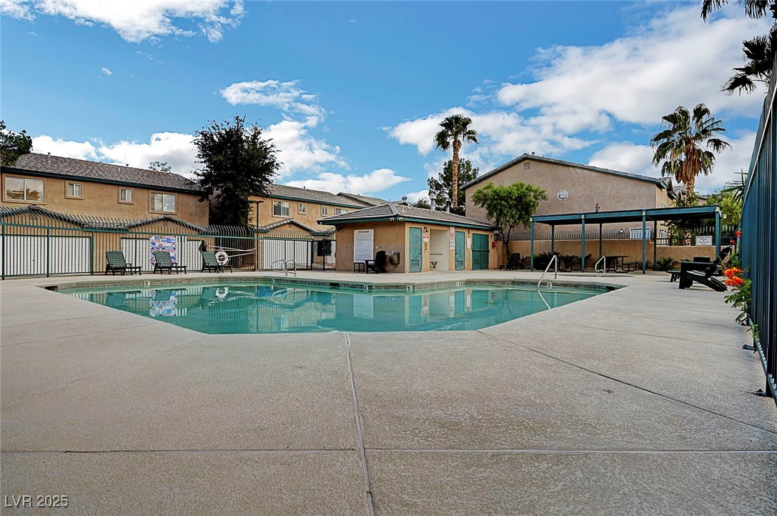5585 Lago Court