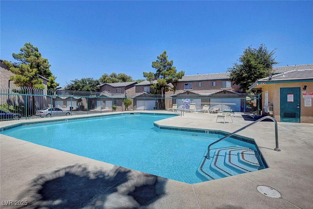 5585 Lago Court