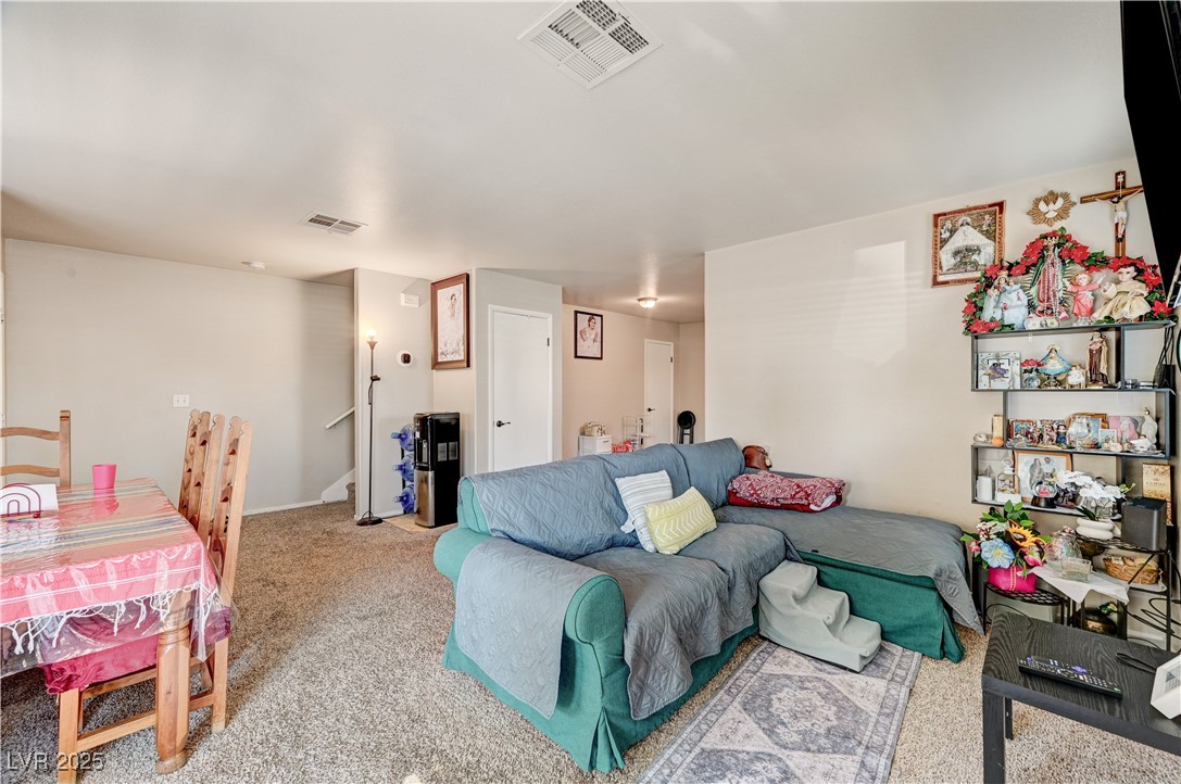 5585 Lago Court